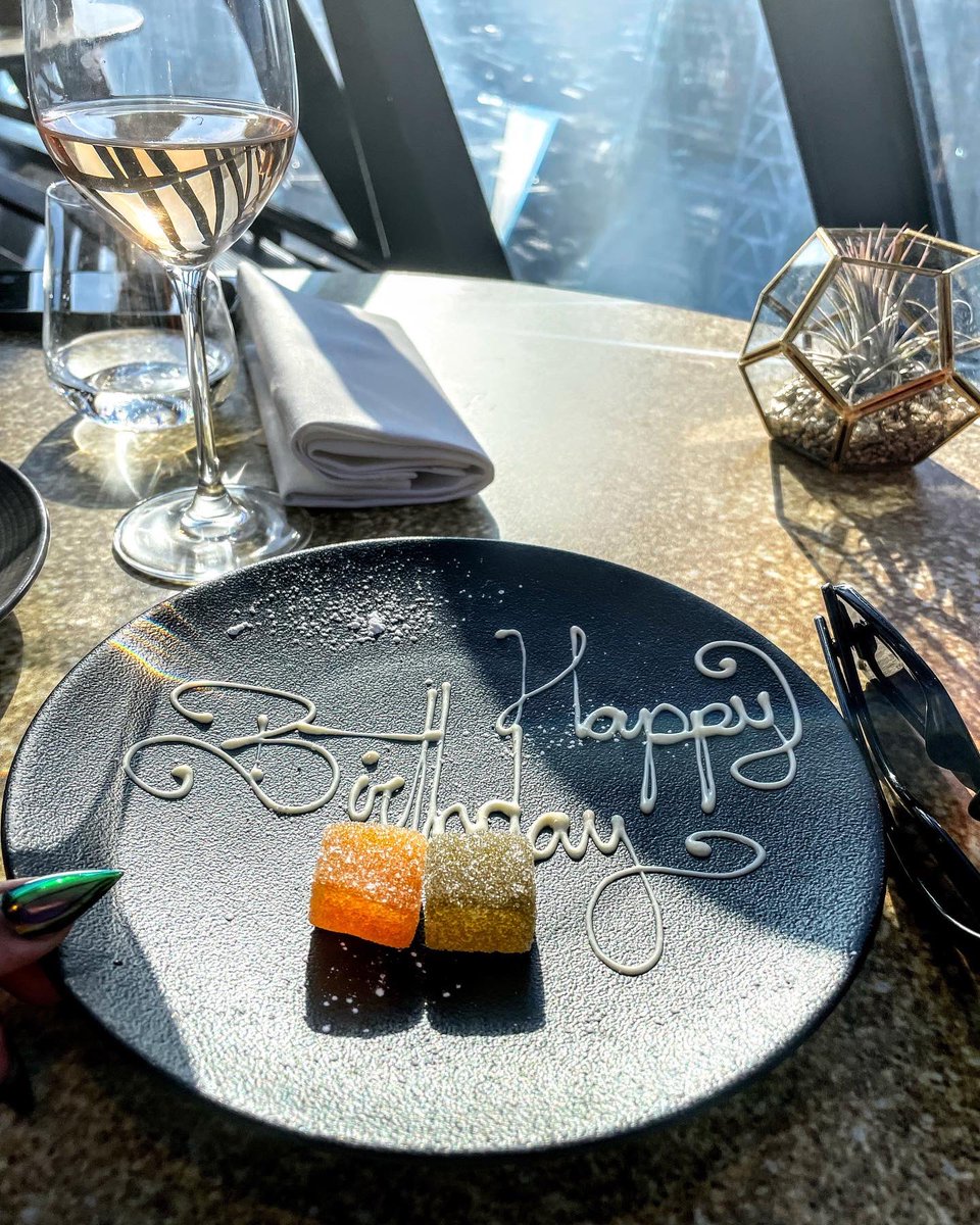 Amelia Poamz tweet media