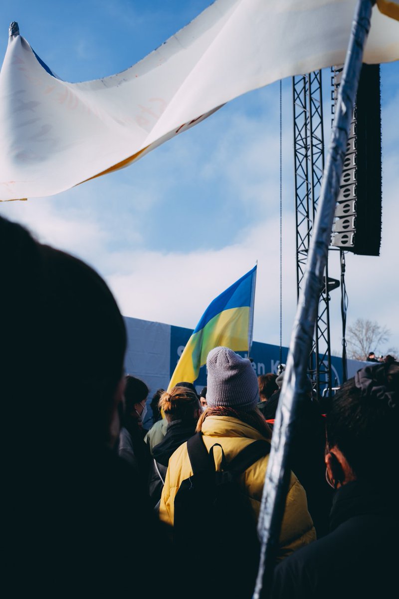 simoncladders's tweet photo. Berlin this afternoon 🇺🇦#StandWithUkraine #b2702 https://t.co/WZHF2VUkzD