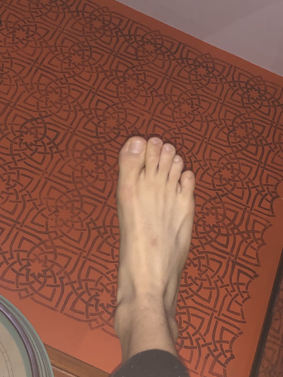 sofianeee___'s tweet photo. First feet pic subscribe now 😁 https://t.co/QOYL8XAh2A https://t.co/DVmafkPLra