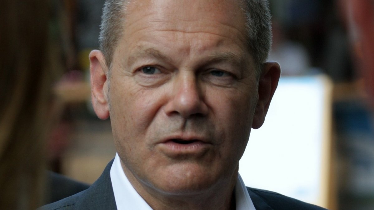 "Nationale Kraftanstrengung": Scholz verkündet Aufrüstungspläne dlvr.it/SKlkBW