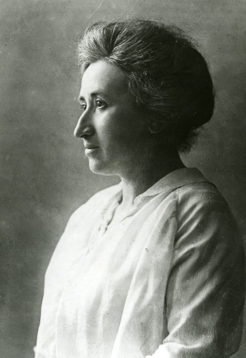“Those who do not move, do not notice their chains.”

Rosa Luxemburg was born #OnThisDay in 1871 #ReadMoreWomen