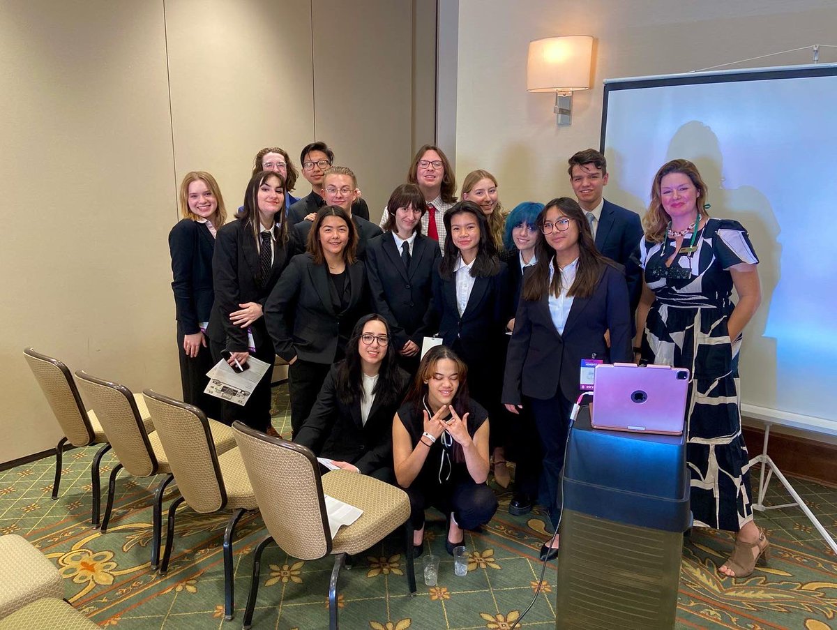 PerryDECA's tweet image. Day 2 of #azscdc2022 completed!! Congrats to our finalists: Emma Aeilts, Maddox Turner, Xavier Ortiz, Taylor Relvas, Jacob Brown, Braden Basset, Ainsley Reese and Ram Karuppiah. @arizonadeca #maximizeyourmomentum #maxmomentum