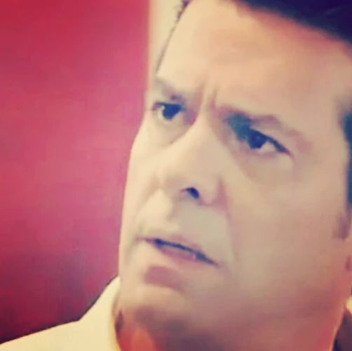 angfammiguel's tweet photo. Rogélio al descubrir que es engañado por su amante. Ay el sabor 😂😂 Sorry Rogélio, pero solo pruebas tu veneno 😬😬
Eso es mi querido @MDeLeon_Oficial en La Virgen De La Calle.
#MiguelDeLeón #Novela #LaVirgenDeLaCalle #RogélioRivas #De2014 https://t.co/RU0BQKKzJH