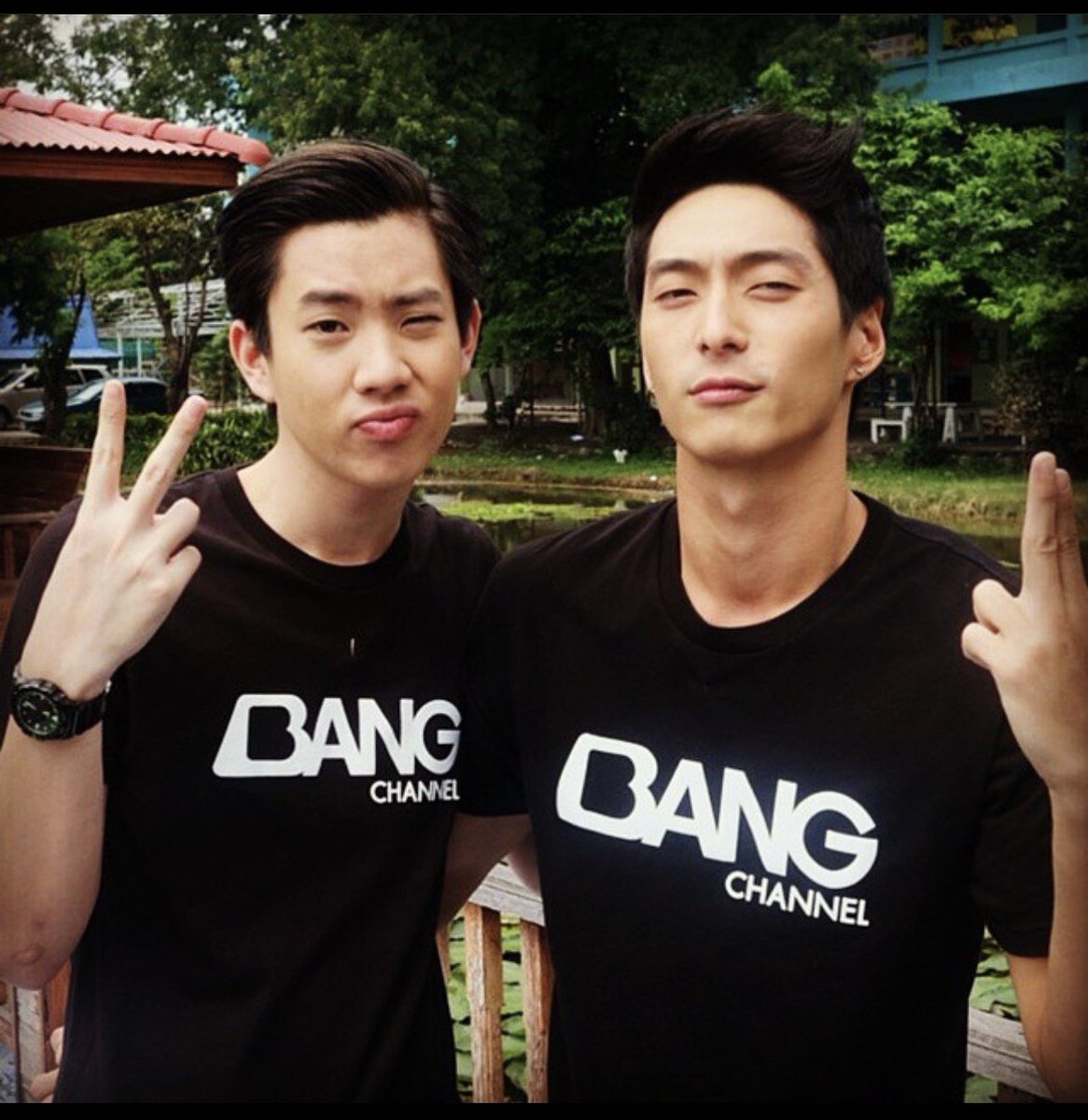 oicsaru's tweet photo. อะ ขุดมา  ในรูปนี้มีงานพิธีกรแรกของไอออฟด้วย 555  @off_tumcial https://t.co/RHALLoHzcl