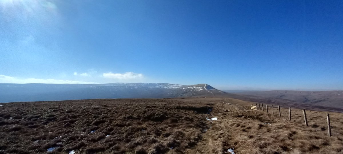 Steve72Outdoors's tweet photo. Looking towards #GreatWhernside from #LittleWhernside #Angramreservoir and #scarhousereservoir @yorkshire_dales #getoutthere #getoutside https://t.co/Fl7WOFbSzV