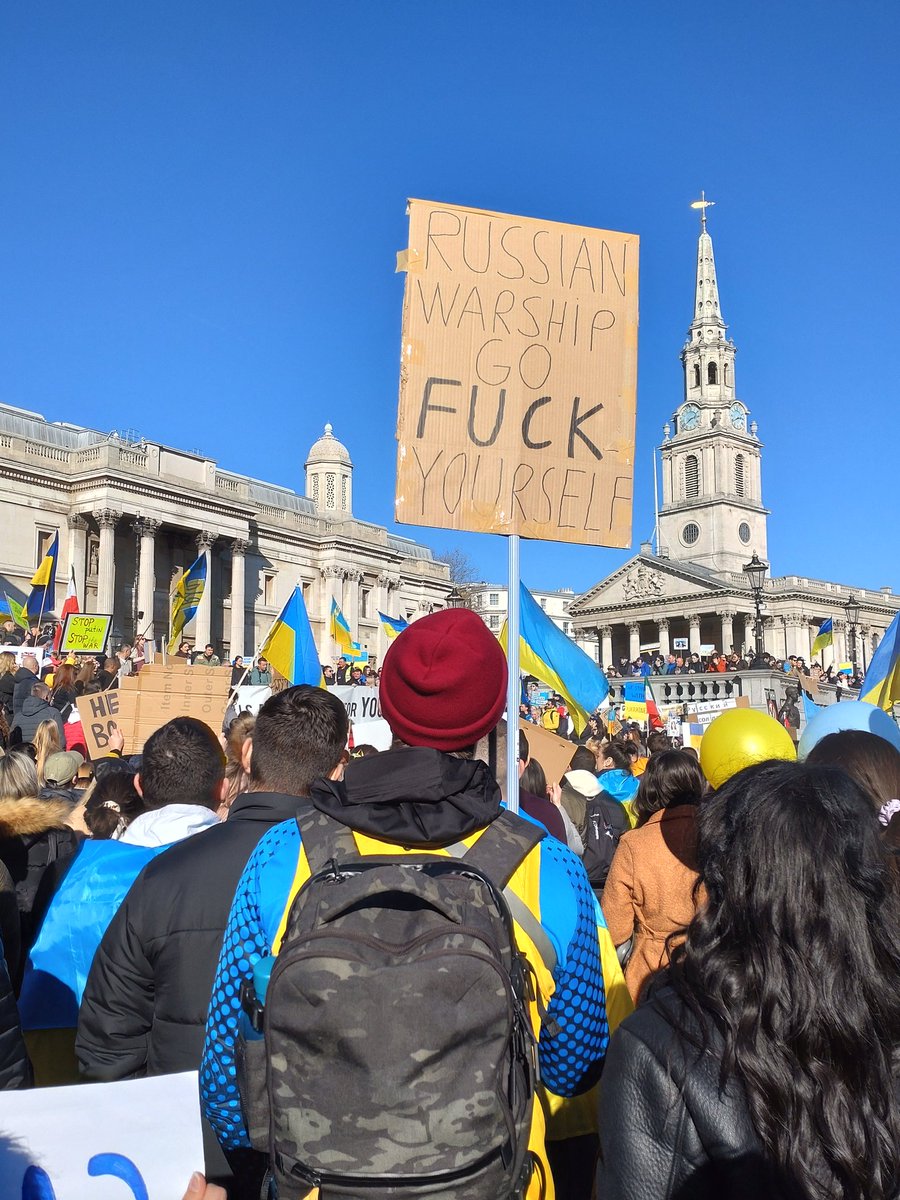 DrPamSpurr's tweet photo. This guy's sign in front of me says it all at the Trafalgar Square demo "Russian warship go f*** yourself"!
It had me welling up 💔💔💔 #UkraineUnderAttack #snakeislandheros #SupportUkriane #PutinIsaWarCriminal #StandWithUkraine https://t.co/XgNUpb3RxS