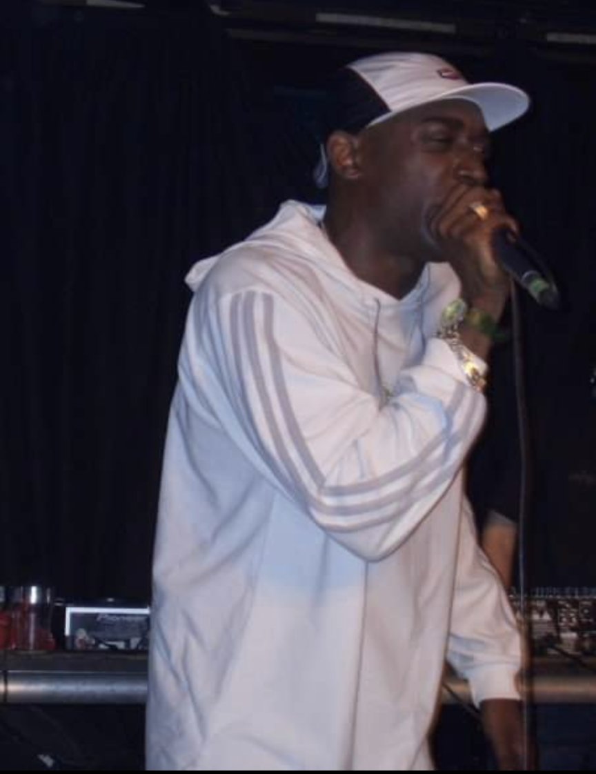 #RIPskibadee such sad news. Lucky enough to have worked with him on various D&amp;B events back in the day. Always a top professional and actually a nice bloke ✊🏻😔 #skibadee