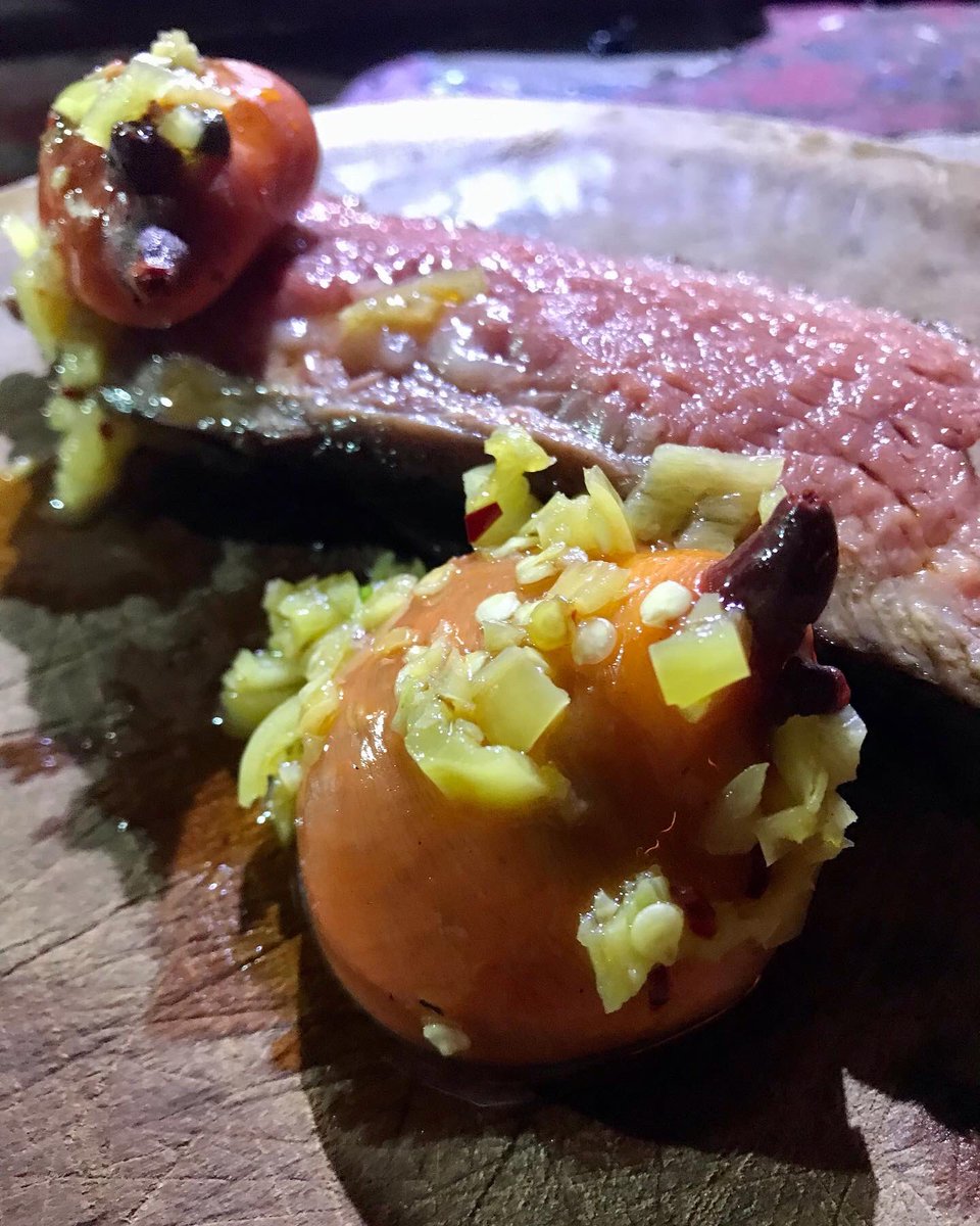 Justlovefood's tweet photo. Asado de piure, punta de picana y ají verde #comidachilena #picana #piure 🇨🇱 https://t.co/wIIVil1KJy