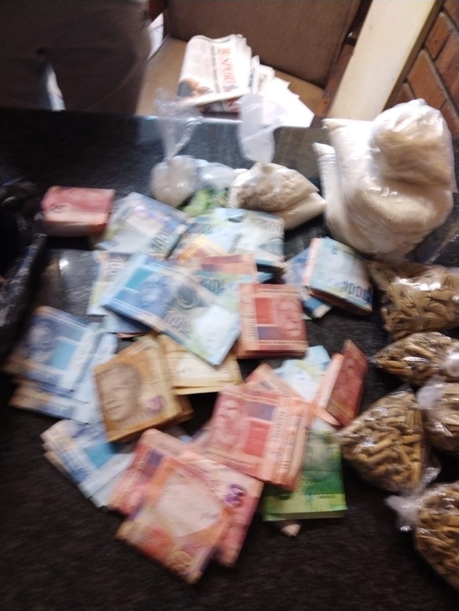 TMPDSafety's tweet photo. Another Nigerian drug dealer removed from the Streets byTMPD drug unit members. The 27 year old Nigerian man was arrested  while on his way to Atteridgeville from Hartebeespoort He was found with drugs estimated at R300 000 #TMPDSafety https://t.co/buNuj7dA2s