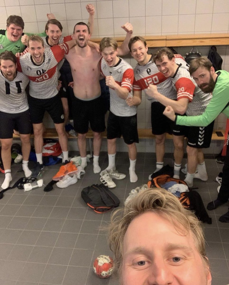 osihandball's tweet photo. 11 mann på søndagstur til Trondheim! 
CSK - OSI: 31-34 @Topphandball https://t.co/BkCTWIPtDq
