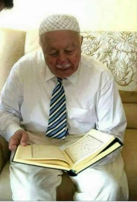 تريدون منى أن اقعد فى المسجد،وتعلمون ولدى كراهية الإسلام فى المدرسة ليعود ولدى ويهدم المسجد فوق رأسى💜