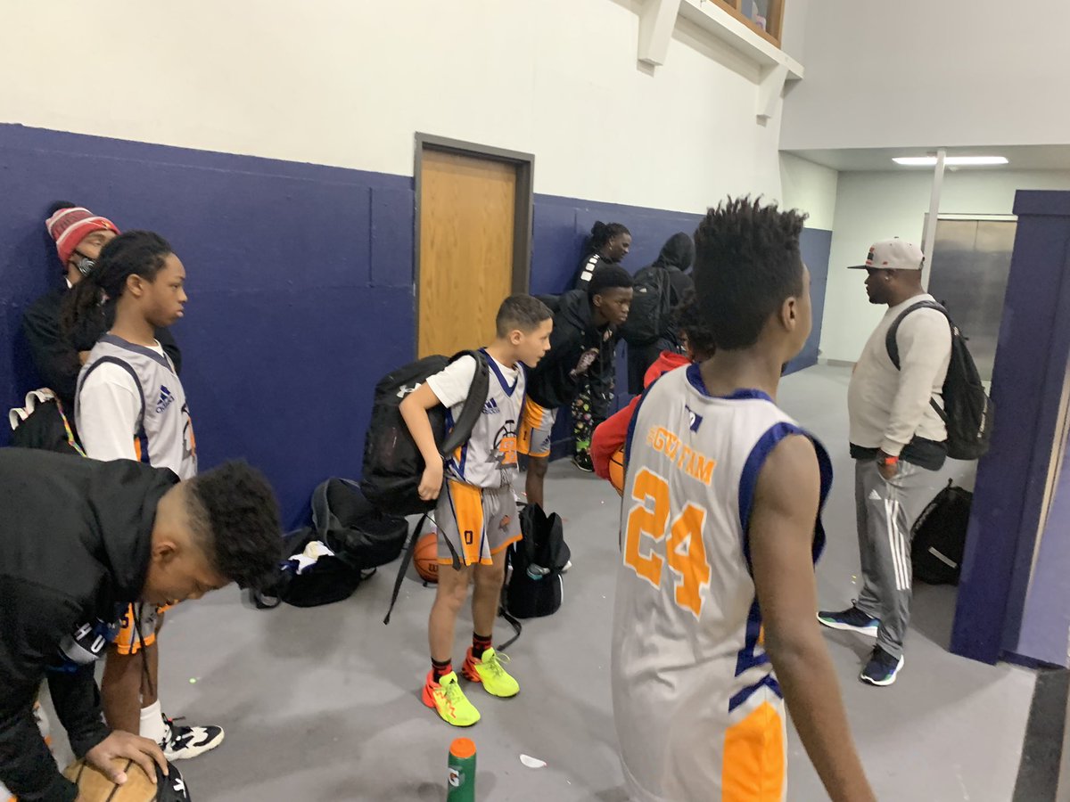 GymHoops's tweet photo. Good work for our B12U went 1 & 1 Saturday, ready for ship Sunday @tayelee5 @2027_Coach @RltcPrep @tylerpinderr @thatboytyre10 #tgeprocess https://t.co/oUvgw1u7Rt