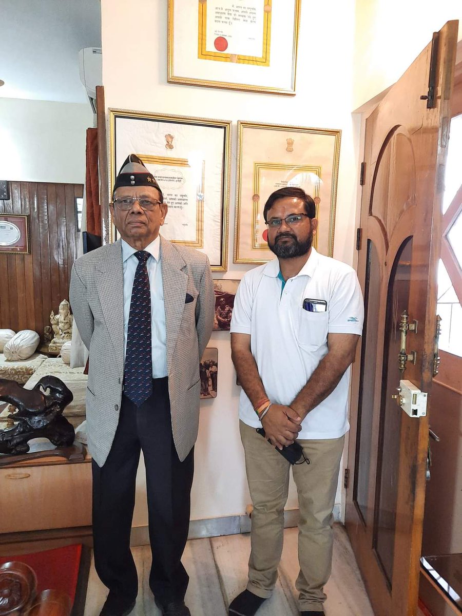 vineetbbajpayee's tweet photo. Today got chance to meet the great personality
Lt General (Dr) DB Shekatkar. PVSM, AVSM, VSM
M.Phil in Defence Studies
Ph.D in Management Science
Ph.D in Defence & Strategic Studies
PhD in Psychological Warfare
Chancellor of Sikkim University
#ShekatkarCommittee
#Salute 🇮🇳 https://t.co/cl7eqJqmun