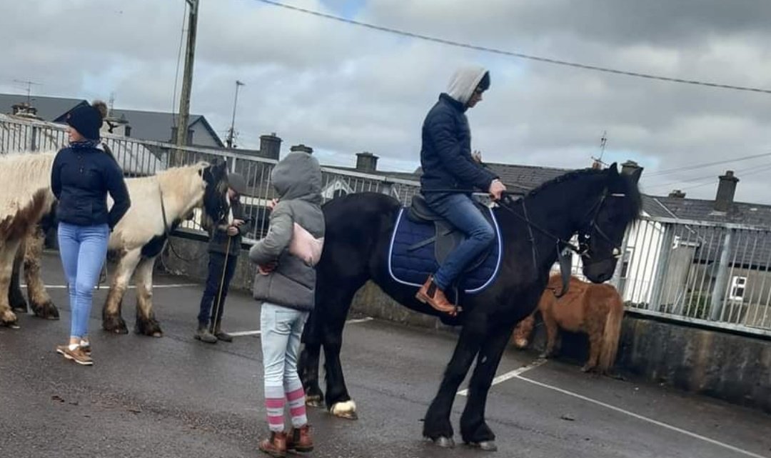 Millstreet Horse Fair today Co. Cork .  Unorganized Fair  like #Banagher. Keeping the tradition alive every year.