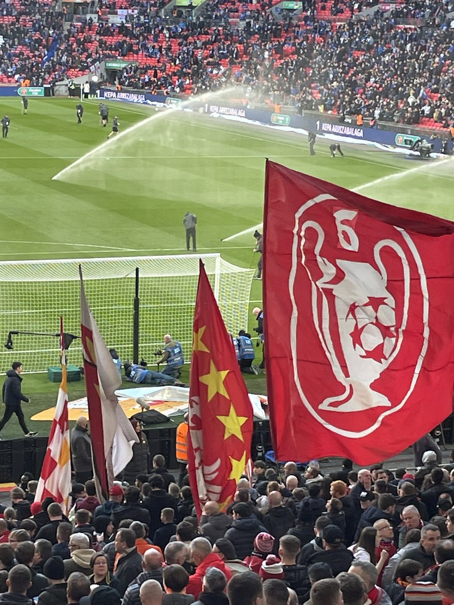 mark_grain's tweet photo. Up the reds 🏆🏆 https://t.co/oGDr8fDdgK