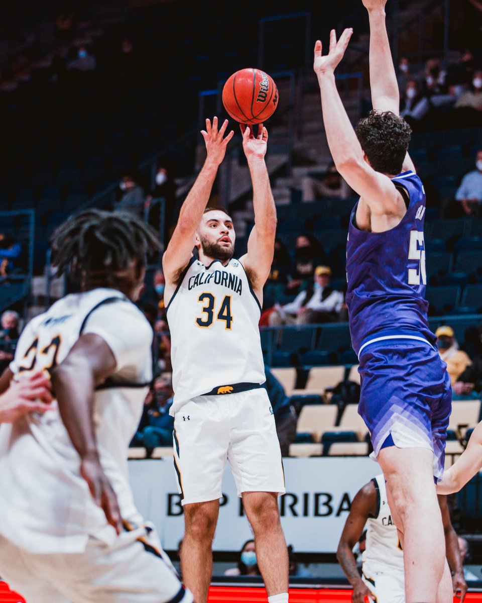 CalMBBall's tweet photo. Happy birthday, @dklon6! 🥳 https://t.co/QfjF3p3c0L