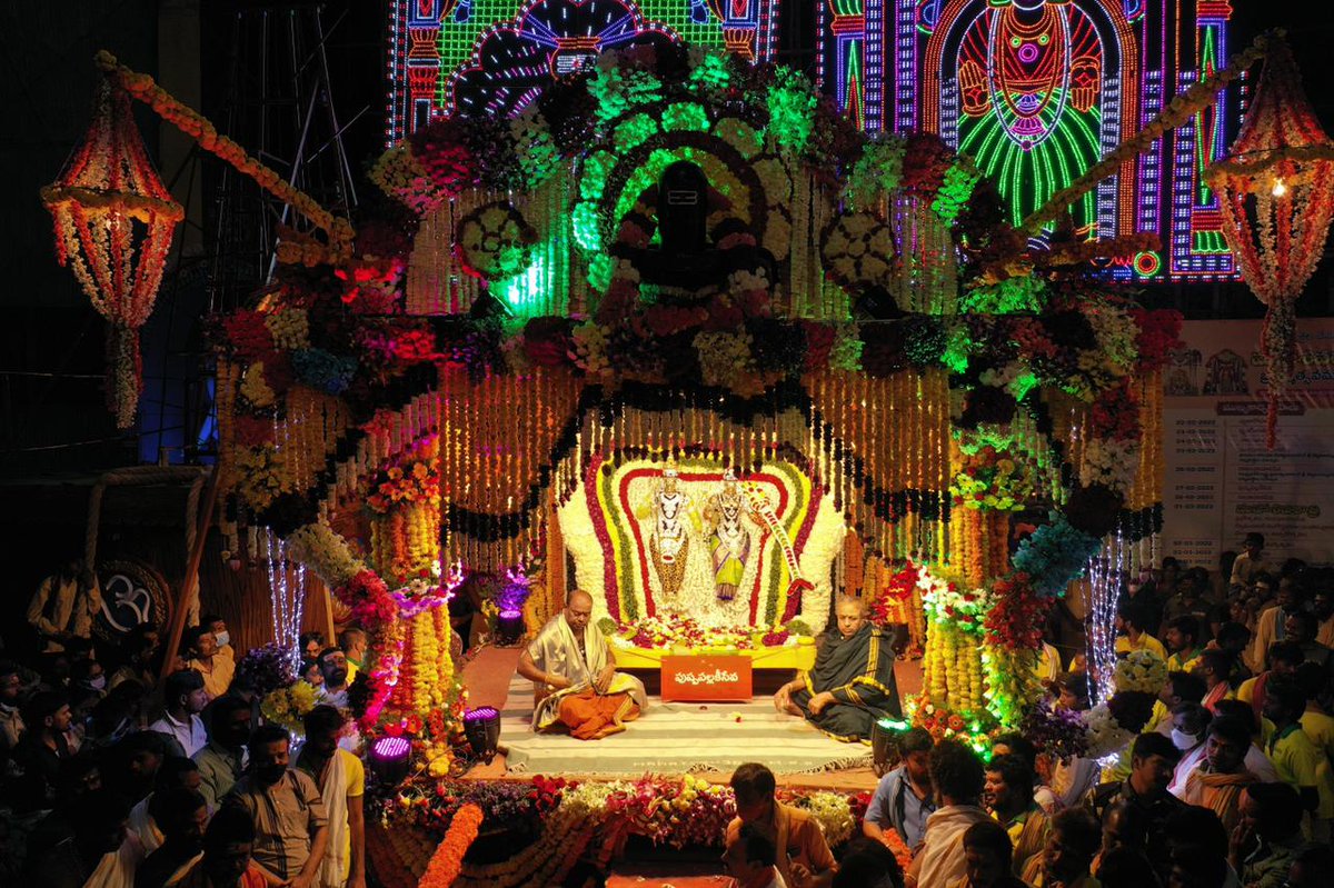 sbmsdevasthanam's tweet photo. #Mahashivaratri #Bramhotsavam - Day – 6

Pushpa Palliki Seva – Gramotsavam

#mahashivratri2022 #mahashivratri #shivratri 

#srisailadevasthanam #srisailamahakshetram #worshipfromhome #mahalingam #jyothirlingam #shaktipeetam #mahakshetram #mallikarjunaswamy #bhramarambadevi https://t.co/cR1JL9oFr3