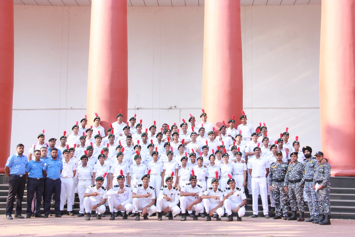 ranjit_dhira's tweet photo. A splendid 3 year tenure of cadetship under tricolour NCC flag, the Sea-Wing NCC Cadets of #3OdishaNavalUnit, #CuttackGp, have hanged their boots today. All the best for future endeavours 👍.  @utkalpride https://t.co/iuTGONftjl