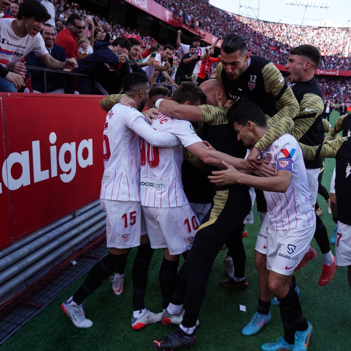 📸 𝗘𝗤𝗨𝗜𝗣𝗢 👏🏻

#WeareSevilla #NuncaTeRindas #ElGranDerbi