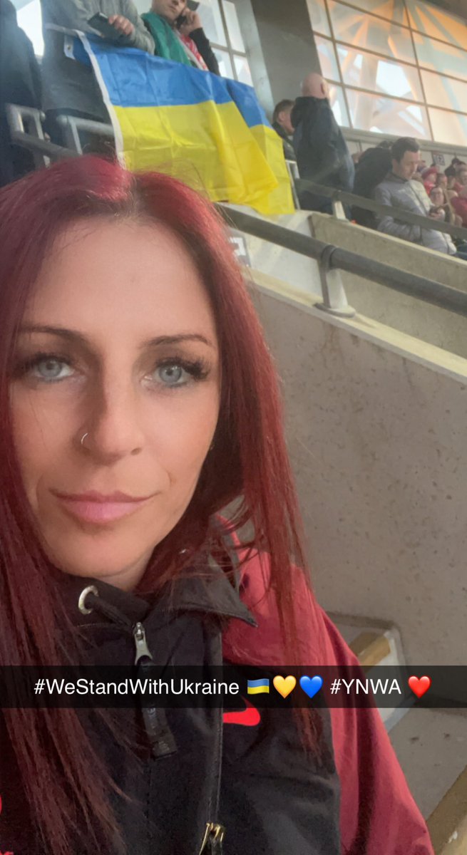 lisabarnes84's tweet photo. #CarabaoCupFinal #LFC #WeStandWithYouUkraine #LIVCHE 🇺🇦💛💙 #YNWA https://t.co/aQCj7k5RVq