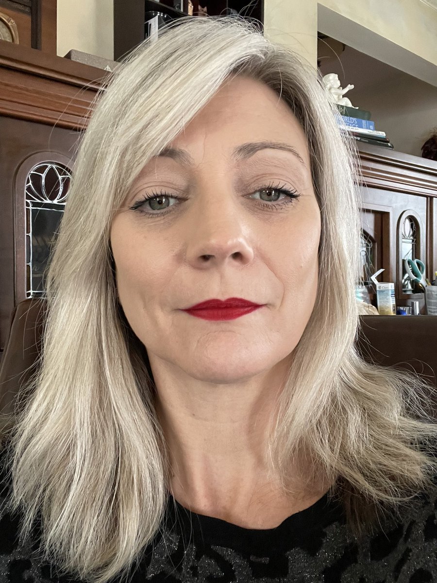 melissabehring's tweet photo. Waterproof mascara getting a work out. Happy to put on a red lip. #luckylife @MACcosmetics #musician #singer #funeral #celebrationoflife #soundtrackofyourlife #thingsido #rubywoo https://t.co/atg7g219aP