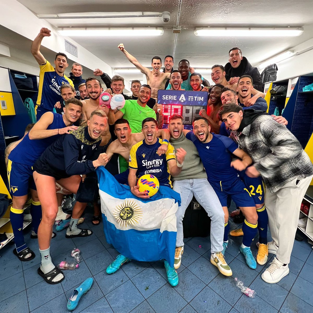 𝐒𝐪𝐮𝐚𝐝 💛💙
4️⃣0️⃣ punti in febbraio <a href="/HellasVeronaFC/">Hellas Verona FC</a> ⚔️ 

#forzahellasverone