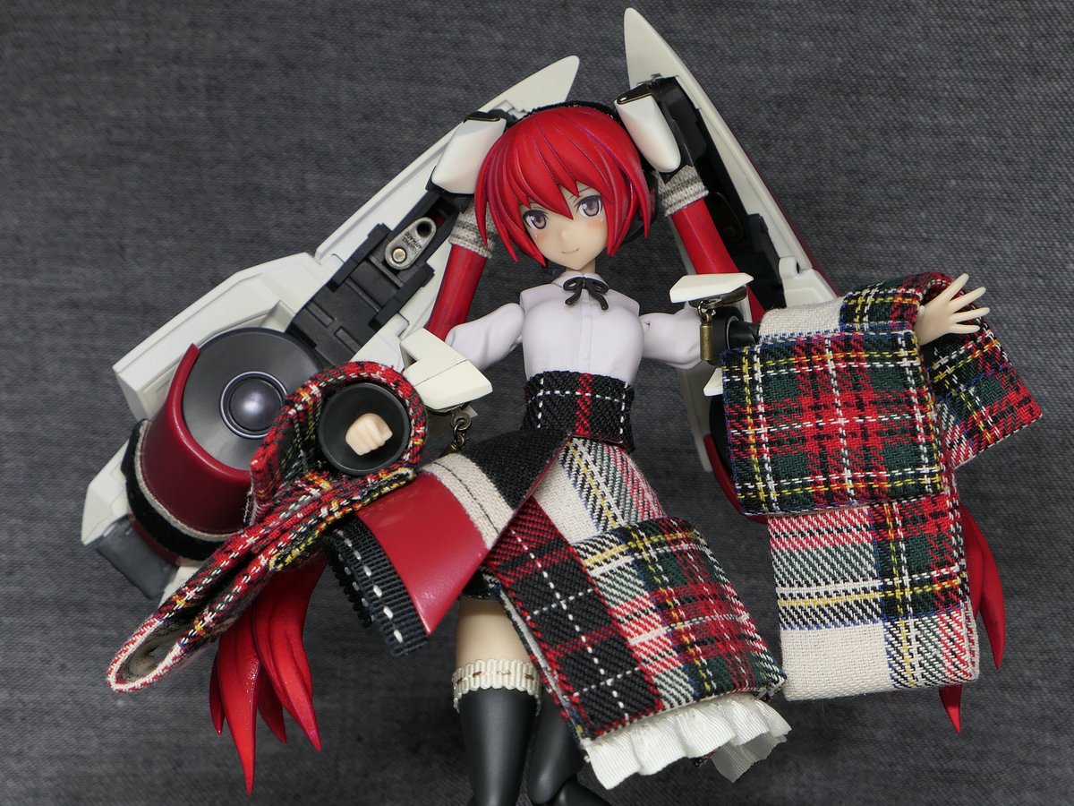 actpars's tweet photo. ミク完成しました。やはりオリジナルのメカ娘作るより数段難しいです。 #初音ミク https://t.co/z7drHyB5Ip