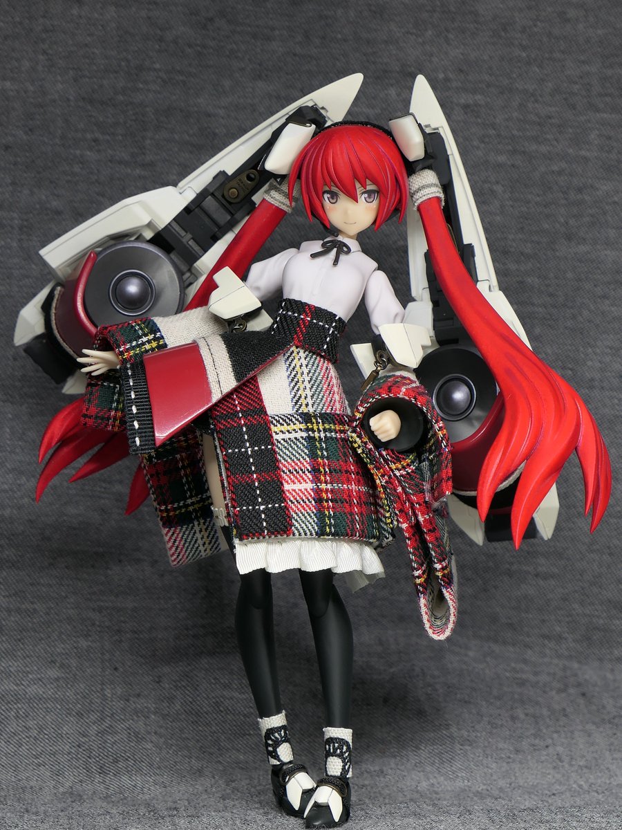 actpars's tweet photo. ミク完成しました。やはりオリジナルのメカ娘作るより数段難しいです。 #初音ミク https://t.co/z7drHyB5Ip