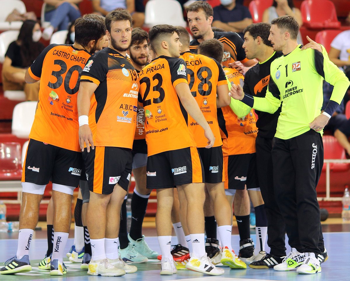 Hace unas 5 jornadas se veía todo muy oscuro: malas sensaciones en los partidos, no terminábamos de ir todos a una, la moneda siempre caía cruz pero.. nunca hay que dar a este equipo por muerto, vaya mes de febrero hemos hecho familia, y ojo que esto aun no ha acabado#faseascenso