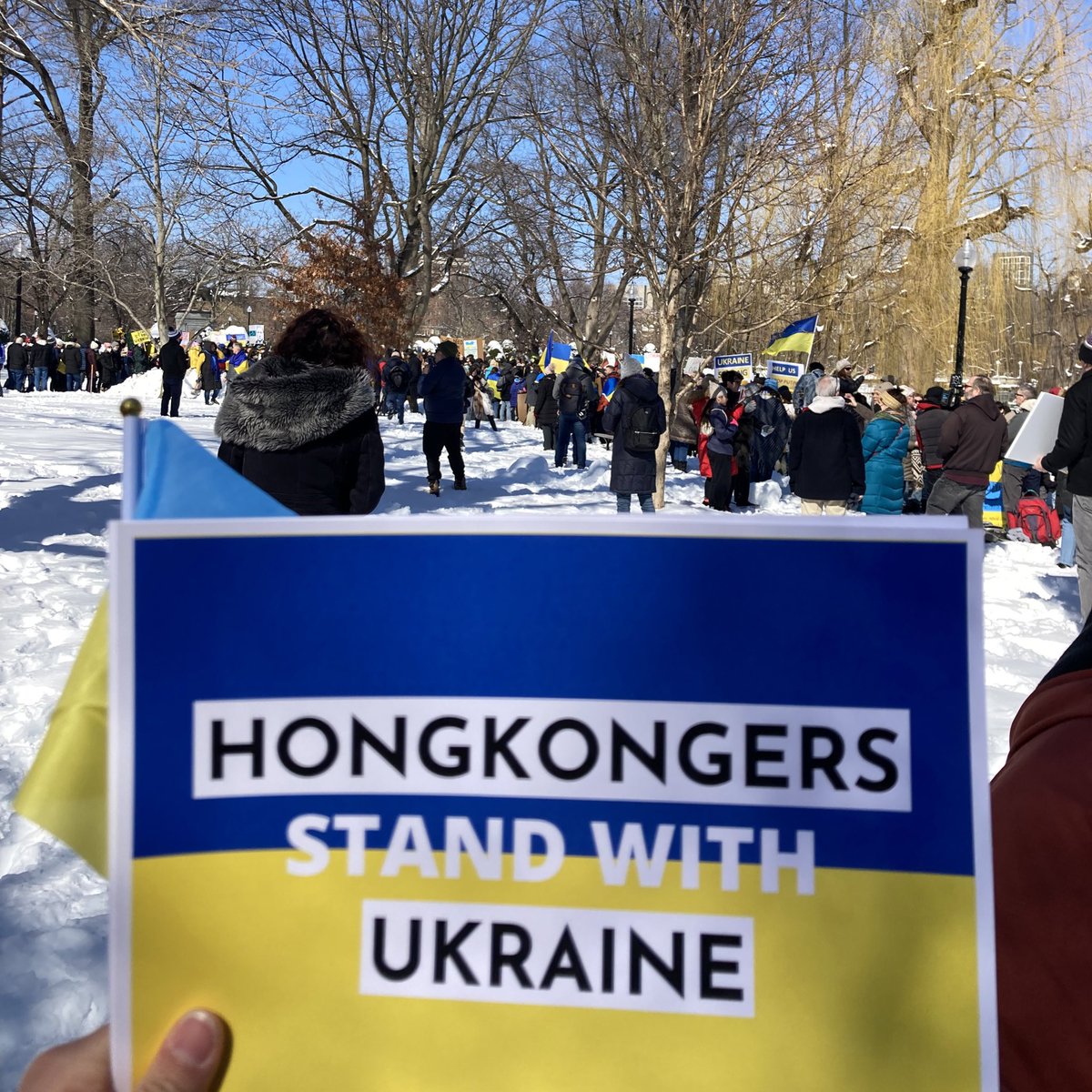 _joeysiu's tweet photo. Hongkongers stand with Ukraine.🇺🇦

#StandWithUkraine #NoWarInUkraine https://t.co/GlF9TNJf0A