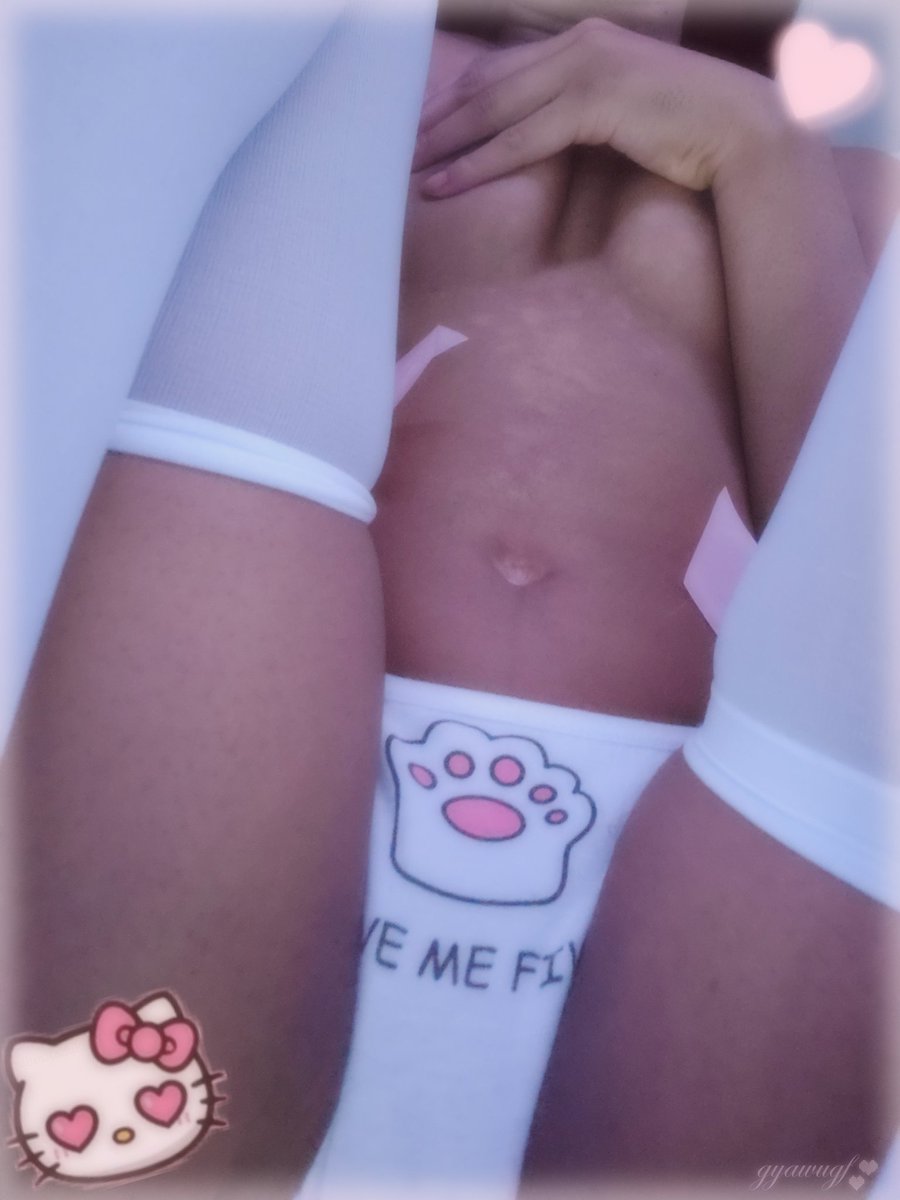 ohangelbby's tweet photo. im a clumsy kittie >< https://t.co/OlRZM6CBpl