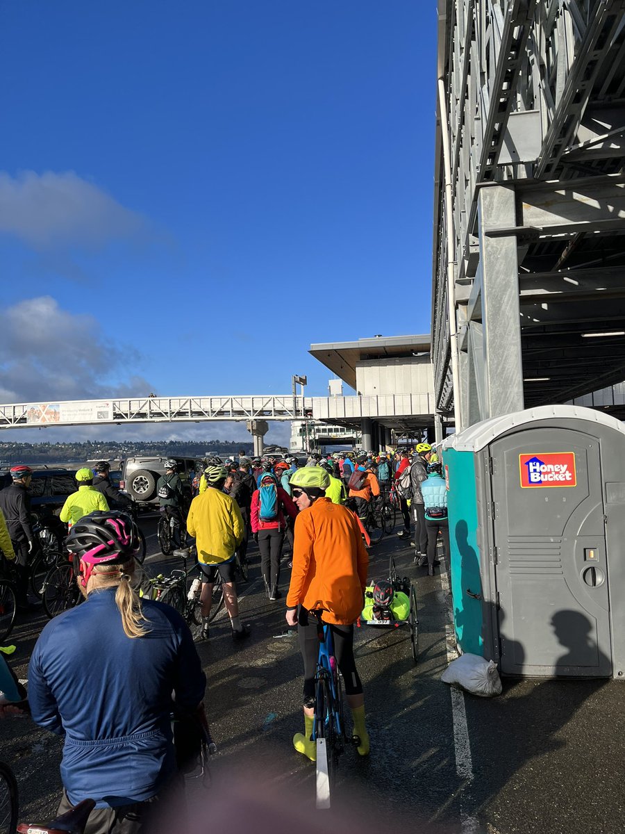 MarleyBlonsky's tweet photo. 35 miles done and dusted. Thanks @CascadeBicycle for a great #ChillyHilly event- superb route, excellent support and friendly volunteers!! https://t.co/lFmAzJ0qjs