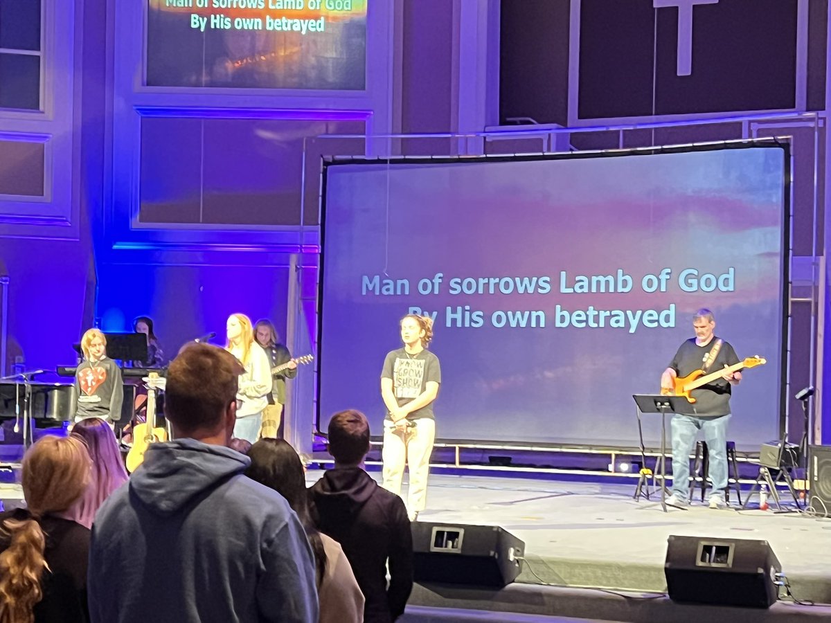 iancarrico's tweet photo. Amazing #Crosslife worship @fbcrichmondky. Thankful for Zac Salyer @zsalyer74 bringing the WORD tonight. Such a great preacher and faithful friend. https://t.co/CFgRg1t6lz