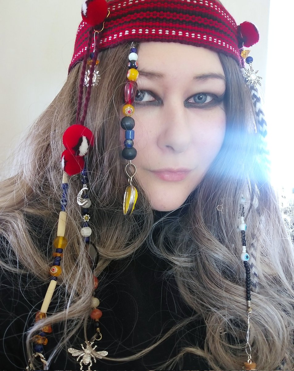 Raven_elf's tweet photo. Staff done, Makeup test done, Wig done (Since adjusted it to look less Jack sparrow-esk) Hoping my fangs arrive soon & got a TON of sewing & a camp to sort before LARP on Friday 😅 #Varushka #Volhov #Winter #EmpireLRP #EmpireLARP #Craft #Staff https://t.co/xXqlWgl4yx