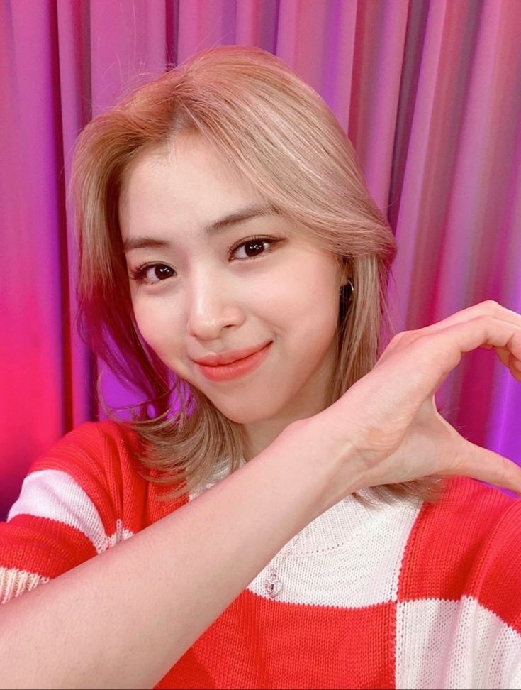 ryusmind's tweet photo. ryujin sent you a heart! 😁💗 https://t.co/zionV6NJln