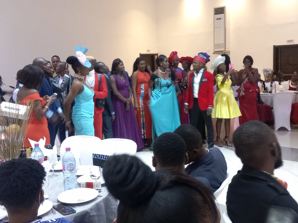 LudovicKamdem's tweet photo. Ici présent le #CTOjoupades2021, (commité d'organisation des journées de parrainage externe) de #ESSECdeDouala, un évènement qui s'est déroulé du 20 au 27 février 2022 à #UniversiteDeDouala https://t.co/MTmHsIcGOy