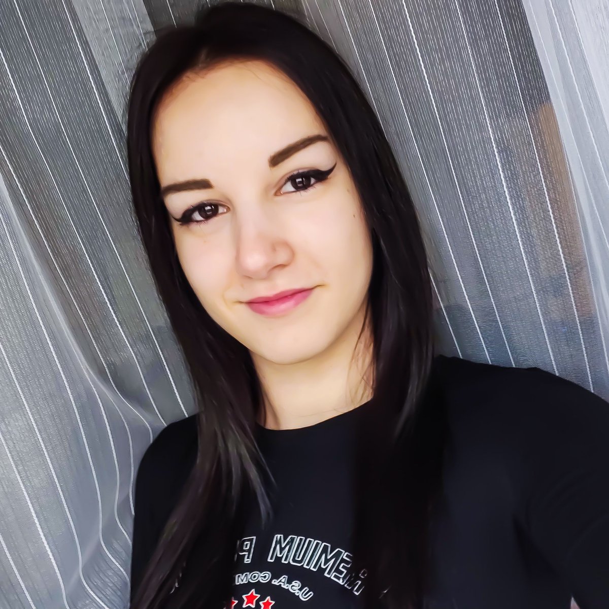 Vivienne_Toth's tweet photo. #NewProfilePic https://t.co/m4TmMBWytt