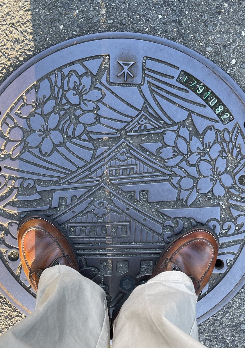 3710hero's tweet photo. MY FIRST REDWING👢
#redwing
#RW875
#犬刻印
#moctoe
#vibram132BK https://t.co/h29BdOnLGS