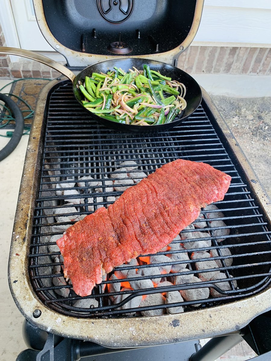 FFMeatSweats's tweet photo. What are the @TFFDudes smoking? #FFBBQ #FFMeatSweats #SkirtSteak #PkGrills #HardcoreCarnivore https://t.co/Wa9RctdBN6