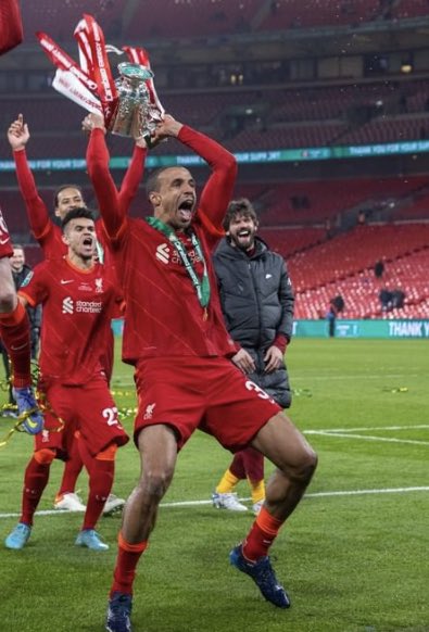 Carra23's tweet photo. #CHELIV @NoContextJMatip 😂😂🏆 https://t.co/pnTT9QLXAn