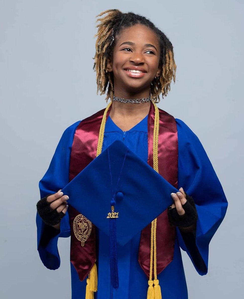 LaDawnDawnny's tweet photo. At 12 years old Alena Wicker graduated High School. She was also the graduation speaker. She's now 13 &amp; attends Oakwood University, and majors in Biological Sciences. Alena is the youngest person to intern at NASA. 
#AlenaWicker #BlackHistoryMonth #BHM https://t.co/SL36jejBls