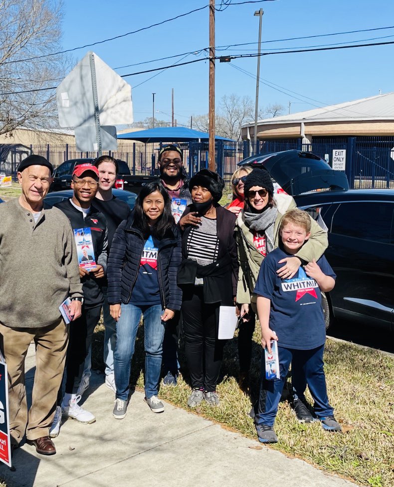 Whit0221's tweet photo. Sunday block walking crew #letsdothis #almostelectionday! #txlege https://t.co/FHOHrqRGFE