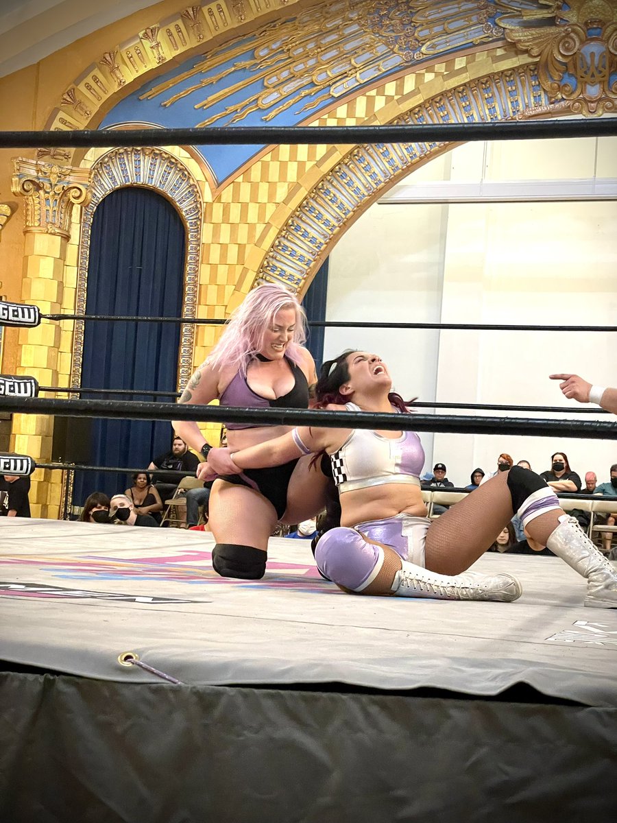 MachoFanRHE's tweet photo. Saturday Morning Wrestling #LAFights3 https://t.co/2VOQQ6K1ss