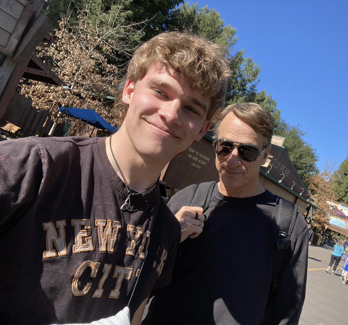kjnwalker's tweet photo. Ran into a guy who kind of looks like @tonyhawk https://t.co/jX6s4SDsig