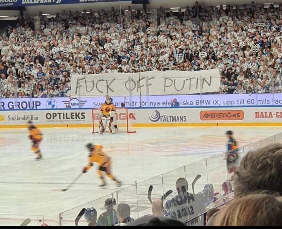 9anonctrlsec's tweet image. Match hockey en suède #UkraineRussia