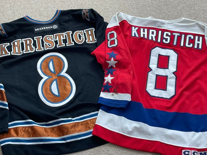 SnapshotsIn's tweet image. Growing up I watched Dimitri Khristich play for the #ALLCAPS....Just got word that he is on the front lines in his native Ukraine fighting for his country.....a true inspiration and role model....good luck Dima!! #Capitals #Caps #CapsAlumni