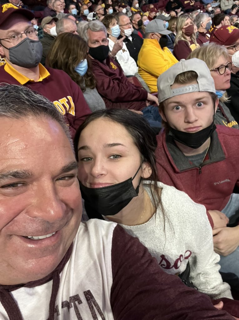 RobertTGag's tweet photo. @njgag1 Fan Club #Gophers #SeniorDay #MrManager https://t.co/flAFQSHi12