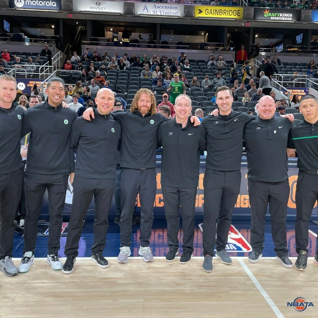 NBATA's tweet photo. Pregame group shot! @celtics visit @pacers #nbata #nba #athletictraining https://t.co/GQOiCBvspz https://t.co/kzwYWJDjAU