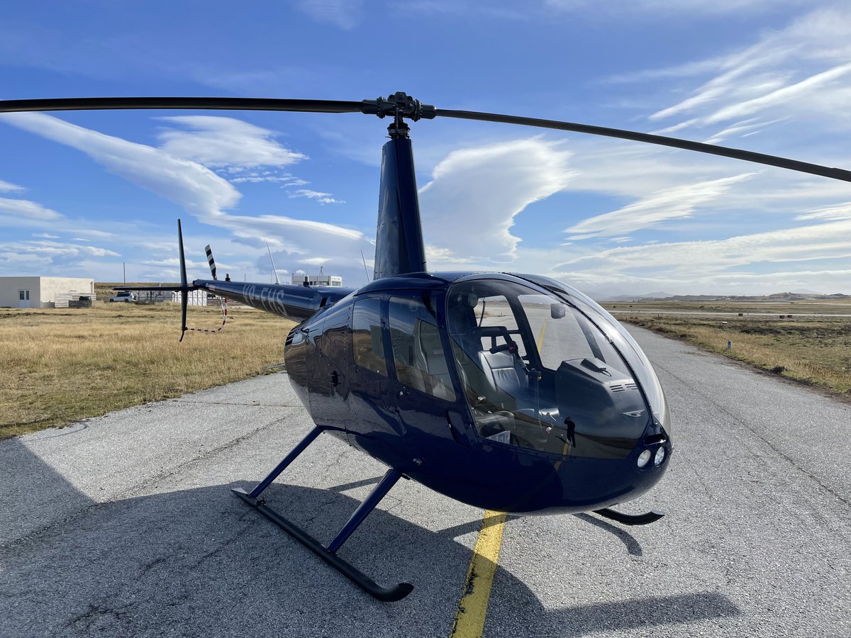 Beautiful afternoon for a Volunteer Point tour and collection from Volunteer House before the low cloud arrived. @Robinson_Heli #falklands #sunshine