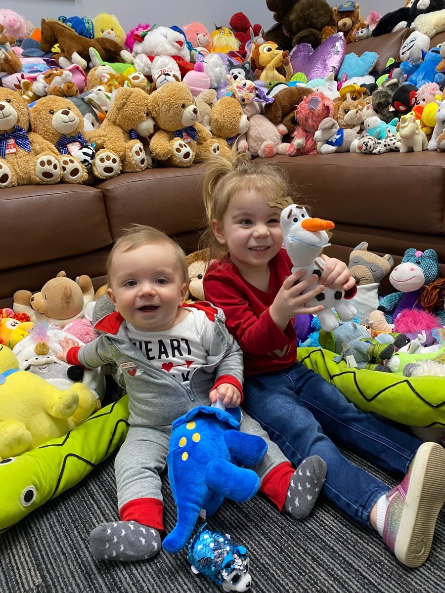 The_USO's tweet photo. Military kids picked up travel buddies at USO Nashville's airport lounge, choosing their favorite cuddly toys to join them on their journey. 🛫 https://t.co/dBfC9y8vD8